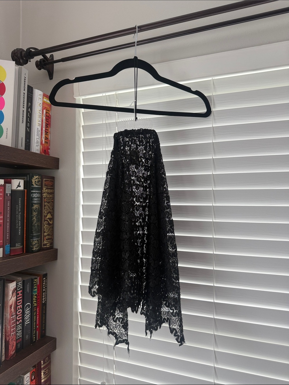 HANDMADE BY ME Black Lace Hairpiece Veil